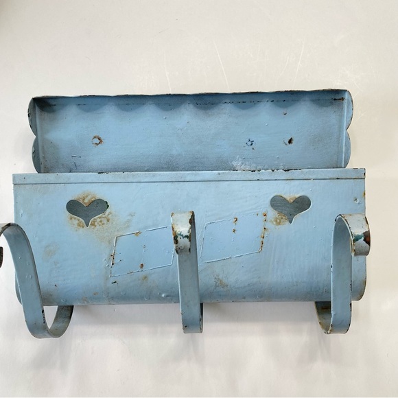 Vintage Rustic Metal Wall Mailbox with Cut Out Hearts - Picture 4 of 12